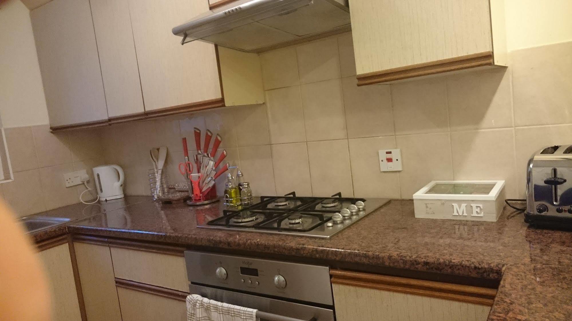 Mayville House Apartment เชลเทนแฮม ภายนอก รูปภาพ